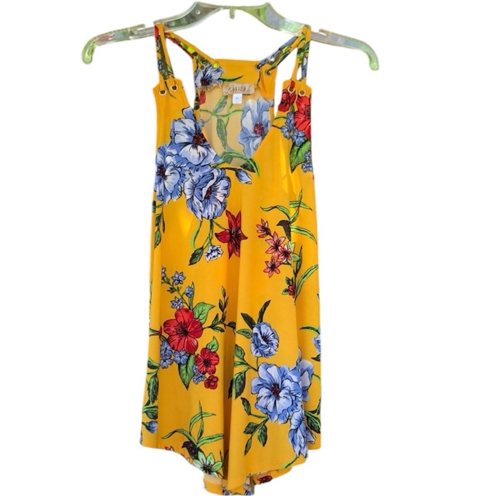 Lavish yellow floral flow top, Sz Medium